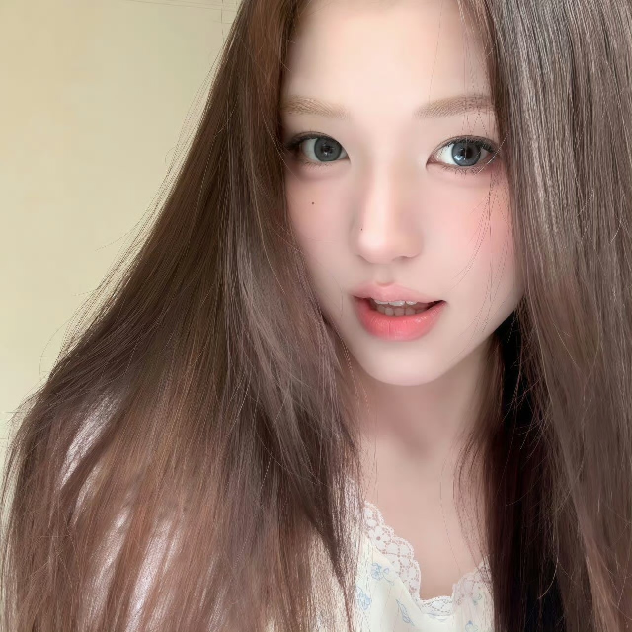 北京伴游女生冯琳的资料